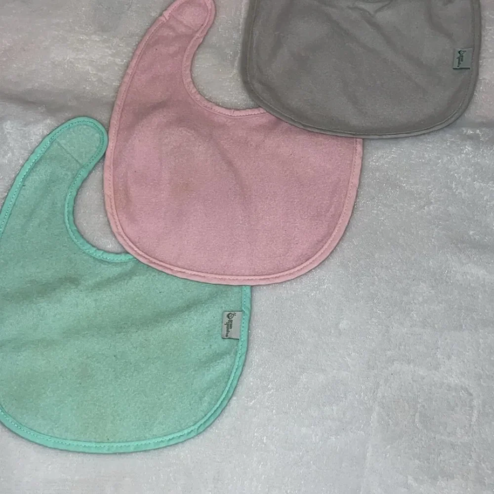 Green Sprouts 3 pack Baby Bibs 3-12M NWOT